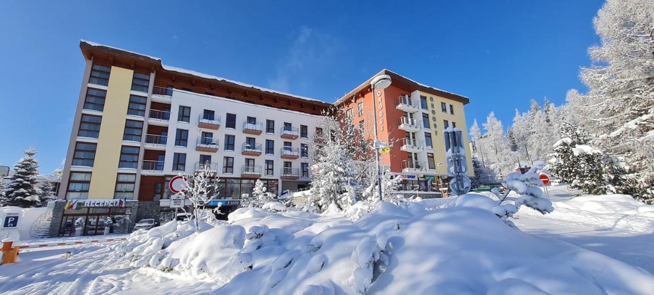 Hotel Crocus Strbske Pleso Exterior photo